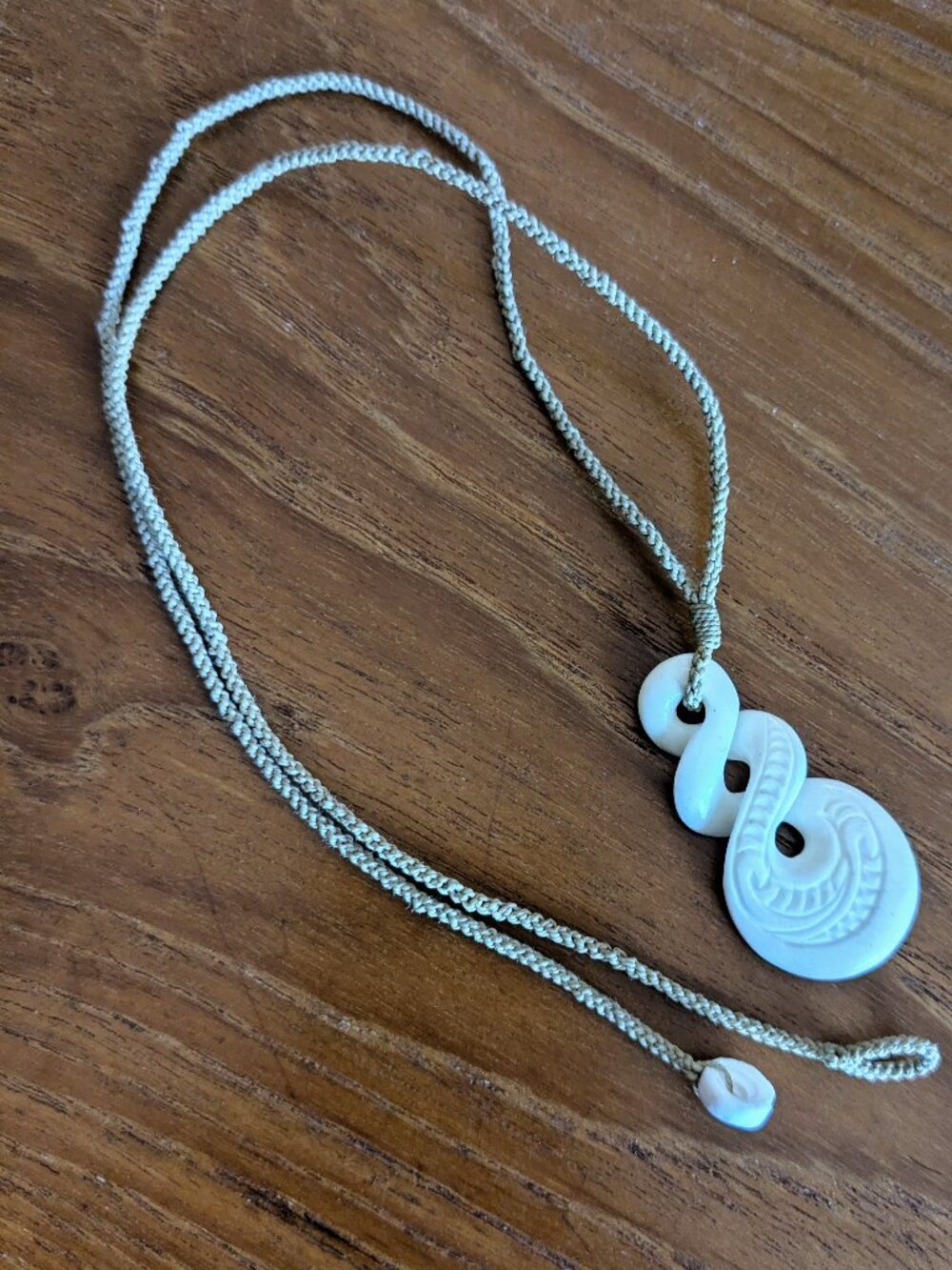 Hand Carved Maori Pikorua Twist Bone Pendant Necklace Eternal Friendship Symbol